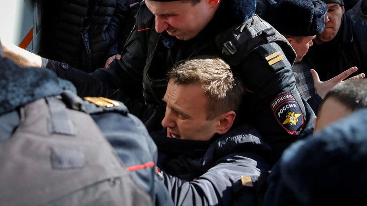 تعتقال أليكسي نافالني زعيم المعارضة الروسية