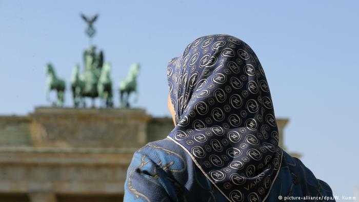هل الحجاب هوية إسلامية حقا في أصل الحجاب ومنشأه وتفسيراته أبواب Abwab