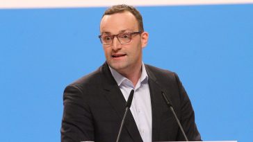 تصريحات وزير الصحة الألماني عن اللقاح الروسي لفيروس كورونا