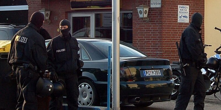 ألمانيا: الشرطة تفتش مسجد في برلين بتهمة التحايل للحصول على إعانات كورونا