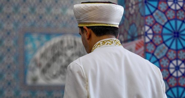 أخبار ألمانيا: إطلاق أول برنامج تدريب للأئمة المسلمين باللغة الألمانية