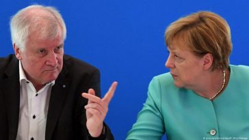 أخبار ألمانيا: وزير الداخلية الألماني يسعى إلى ترحيل لاجئين إلى سوريا