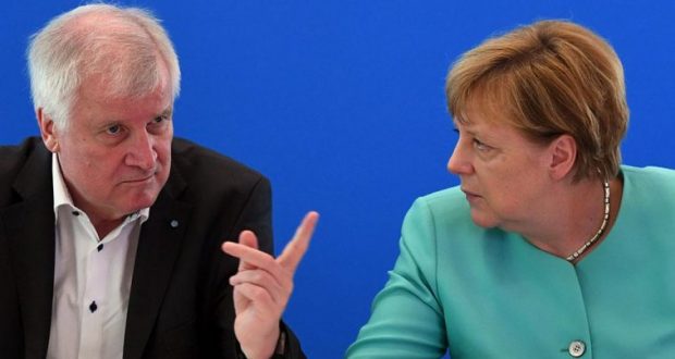 أخبار ألمانيا: وزير الداخلية الألماني يسعى إلى ترحيل لاجئين إلى سوريا
