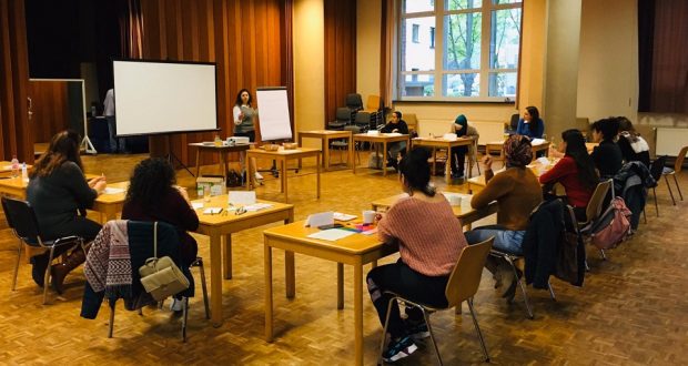 برنامج القيادات النسائية الشابة باللغة العربية في برلين: خطوة على طريق تفعيل النساء اللاجئات وتمكينهن