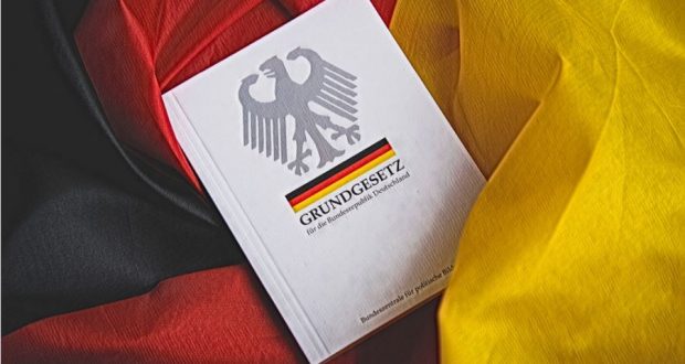 ألمانيا: وزارة العدل الألمانية تقترح إعادة صياغة المادة الثالثة من الدستور الألماني