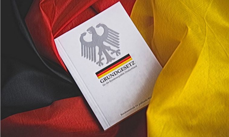 ألمانيا: وزارة العدل الألمانية تقترح إعادة صياغة المادة الثالثة من الدستور الألماني
