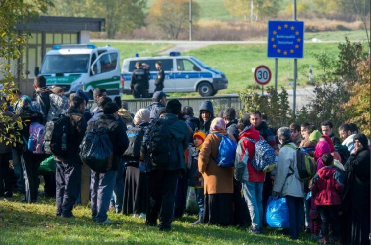 ارتفاع أعداد المهاجرين وزير الداخلية الألماني يتوقع مشكلات جديدة في ألمانيا