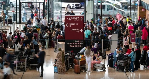 السياح الألمان يهرعون إلى المطارات في البرتغال بسبب سلالة دلتا المتحورة من كورونا