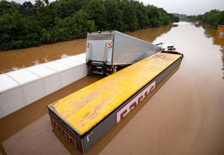 الفيضانات الطرق ألمانيا