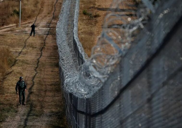 12 دولة تطالب الاتحاد الأوروبي بتمويل بناء جدران حدودية لمنع تدفق المهاجرين