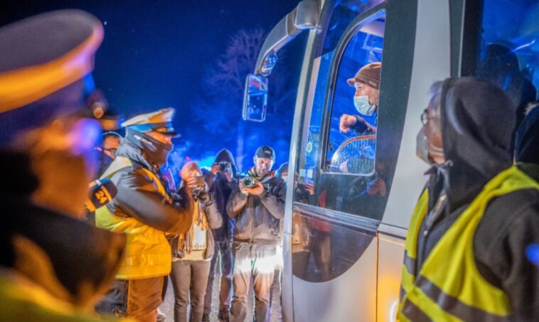 ألمانيا توضح حقيقة الشائعات حول إرسال حافلات من أجل نقل المهاجرين من بيلاروسيا