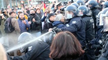 ألمانيا: الآلاف في مدينة لايبزيغ يشاركون في مظاهرة ضد قيود كورونا
