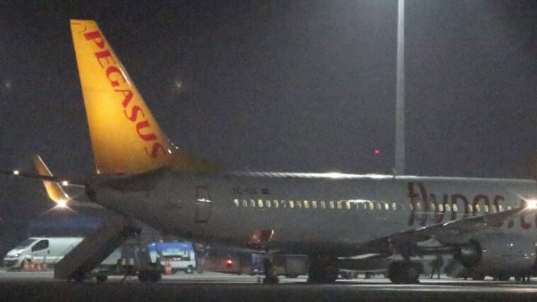 مطار هامبورغ: العثور على رجل مصاب بكورونا يجلس ميتاً على متن طائرة